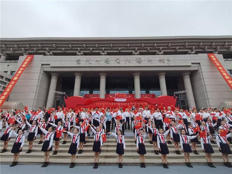 息烽温泉镇:情系困难群众 走访慰问暖民心